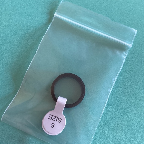 🆕NIP:Black Glitter on Black Fidget Ring: Size 6 - Picture 6 of 6